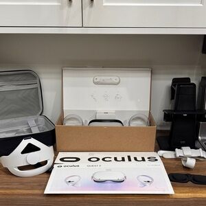 Oculus Quest 2 Standalone VR Headset - White and Black
